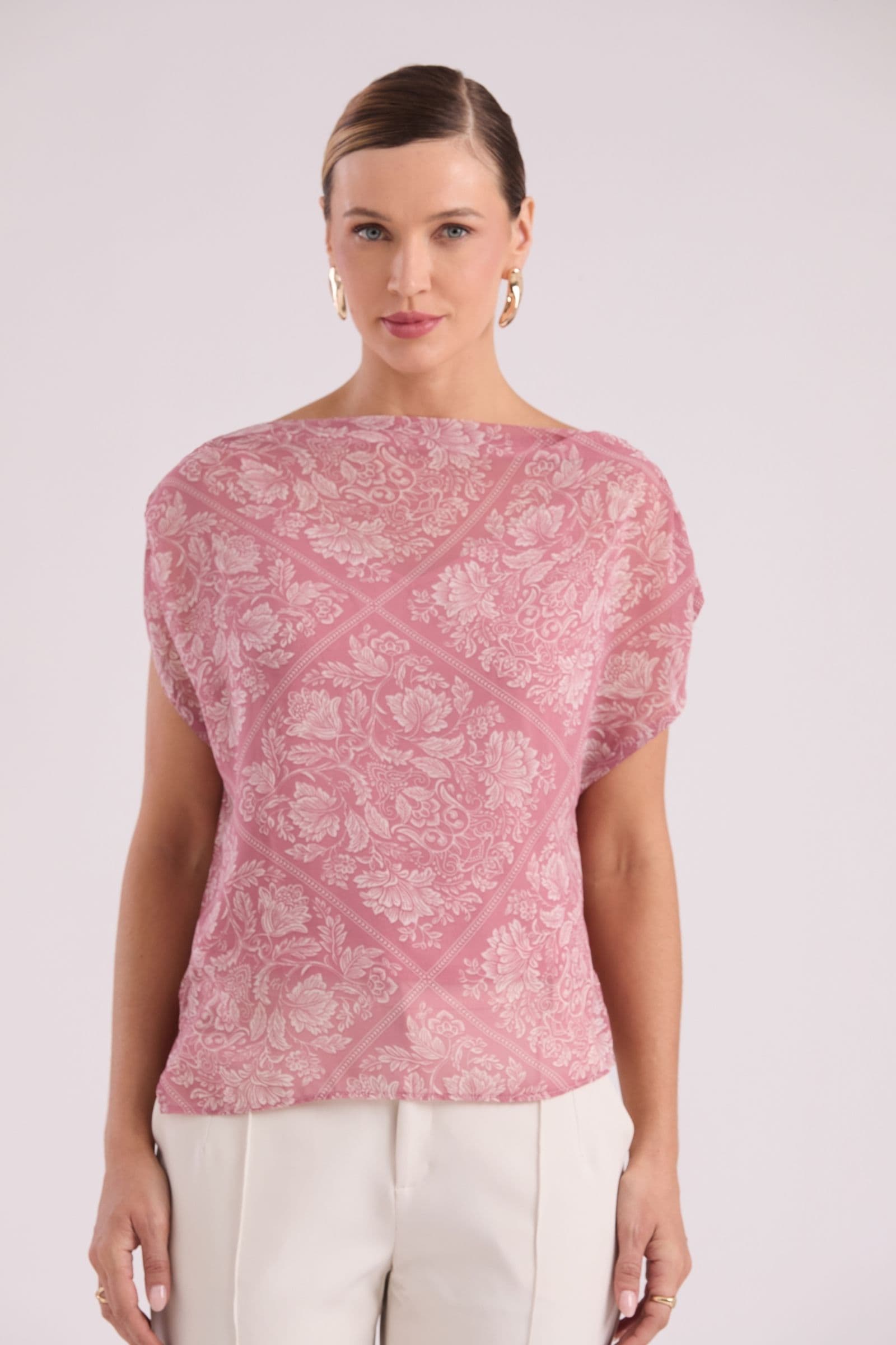 Blusa Assimétrica De Ombro Preguiado Estampada