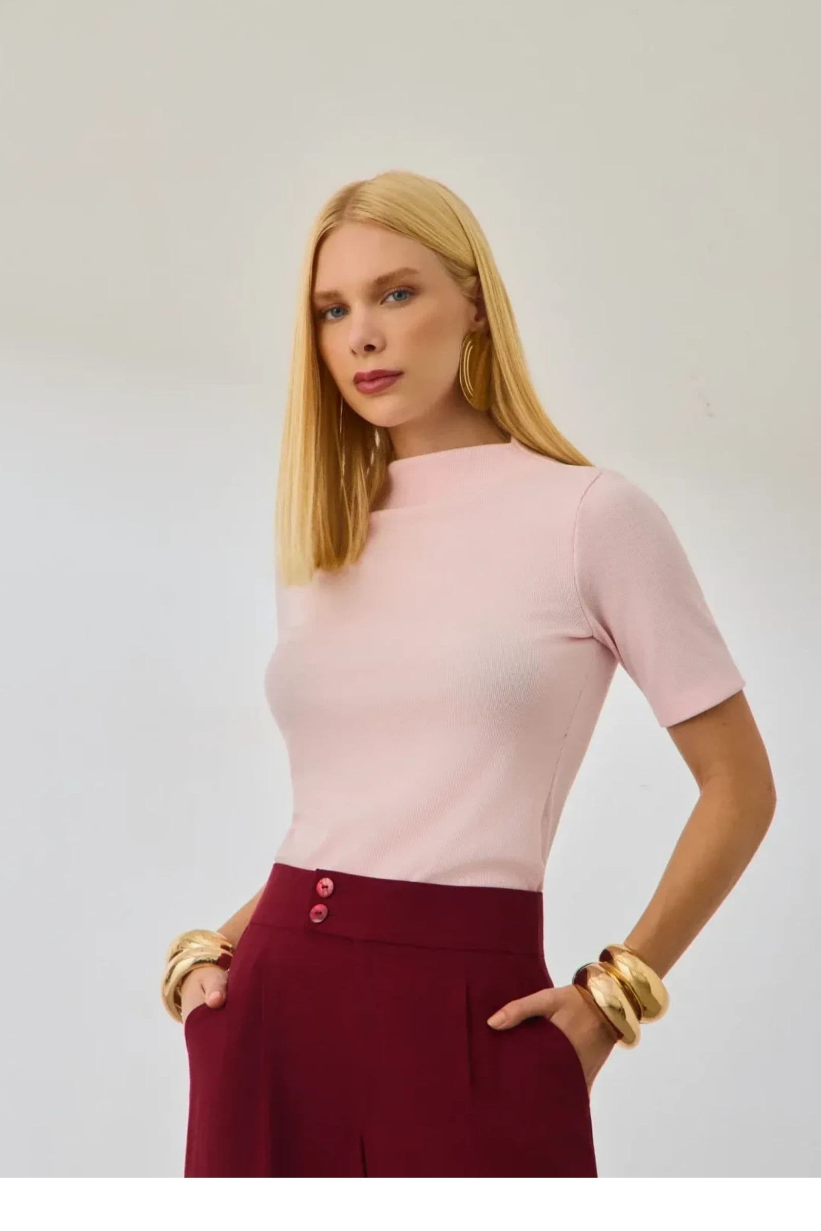 Blusa Gola Semi Alta De Malha Tricot
