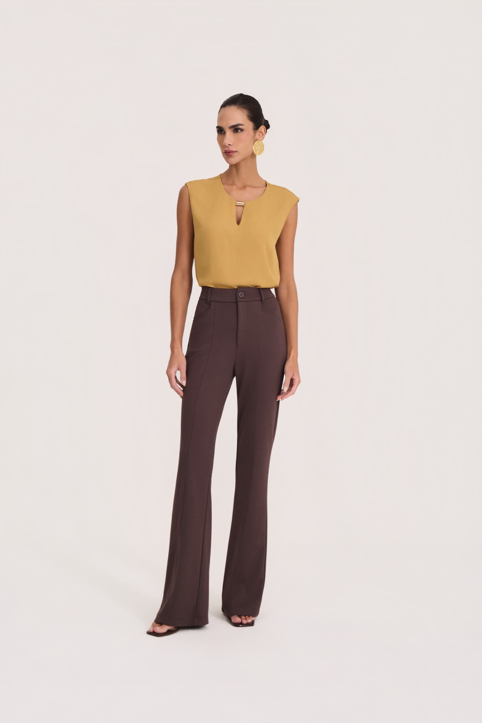 Blusa Em Crepe Com Detalhe De Metal Frontal