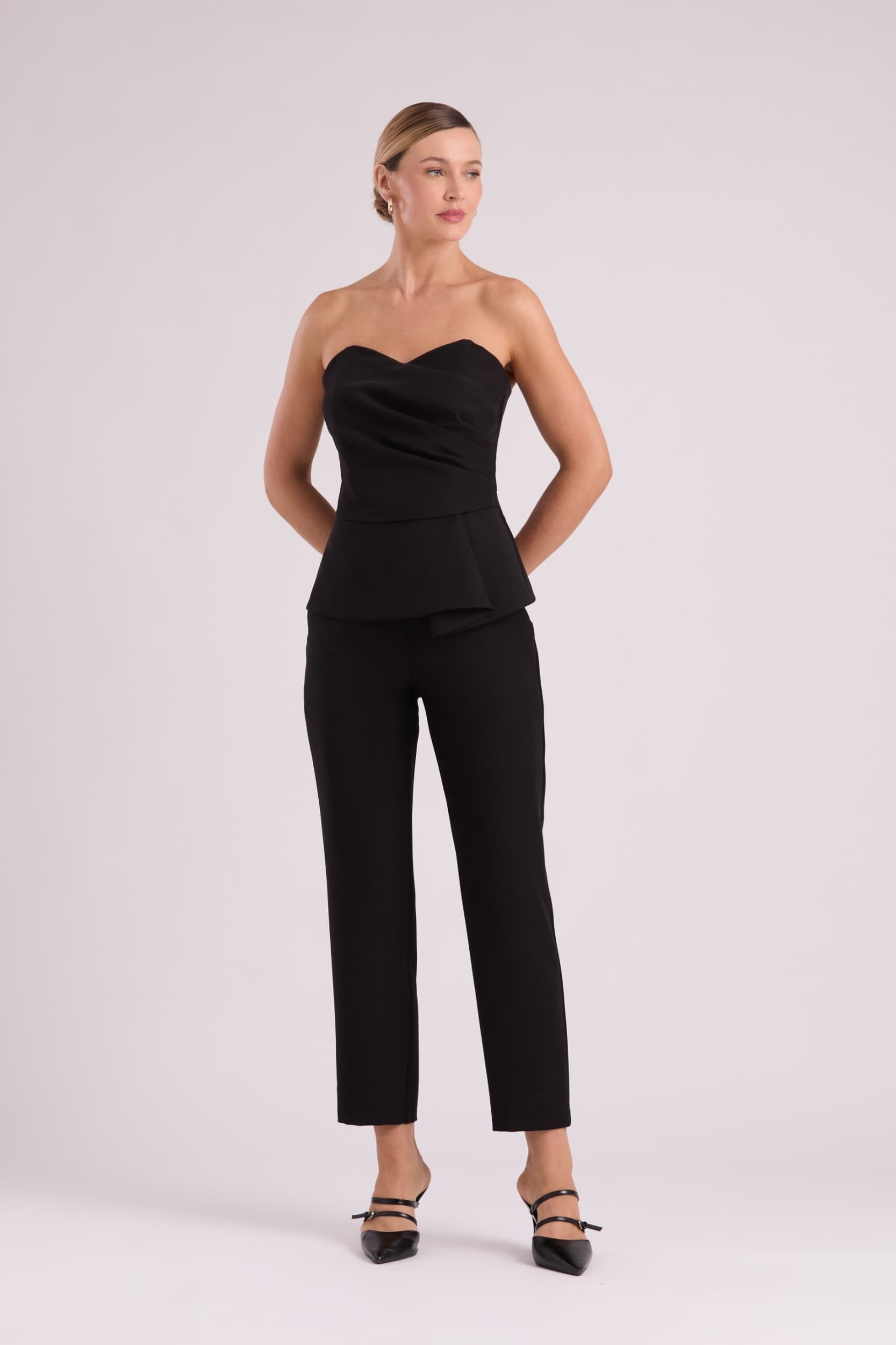 CONJUNTO EM ALFAIATARIA DE TOP ESTRUTURADO