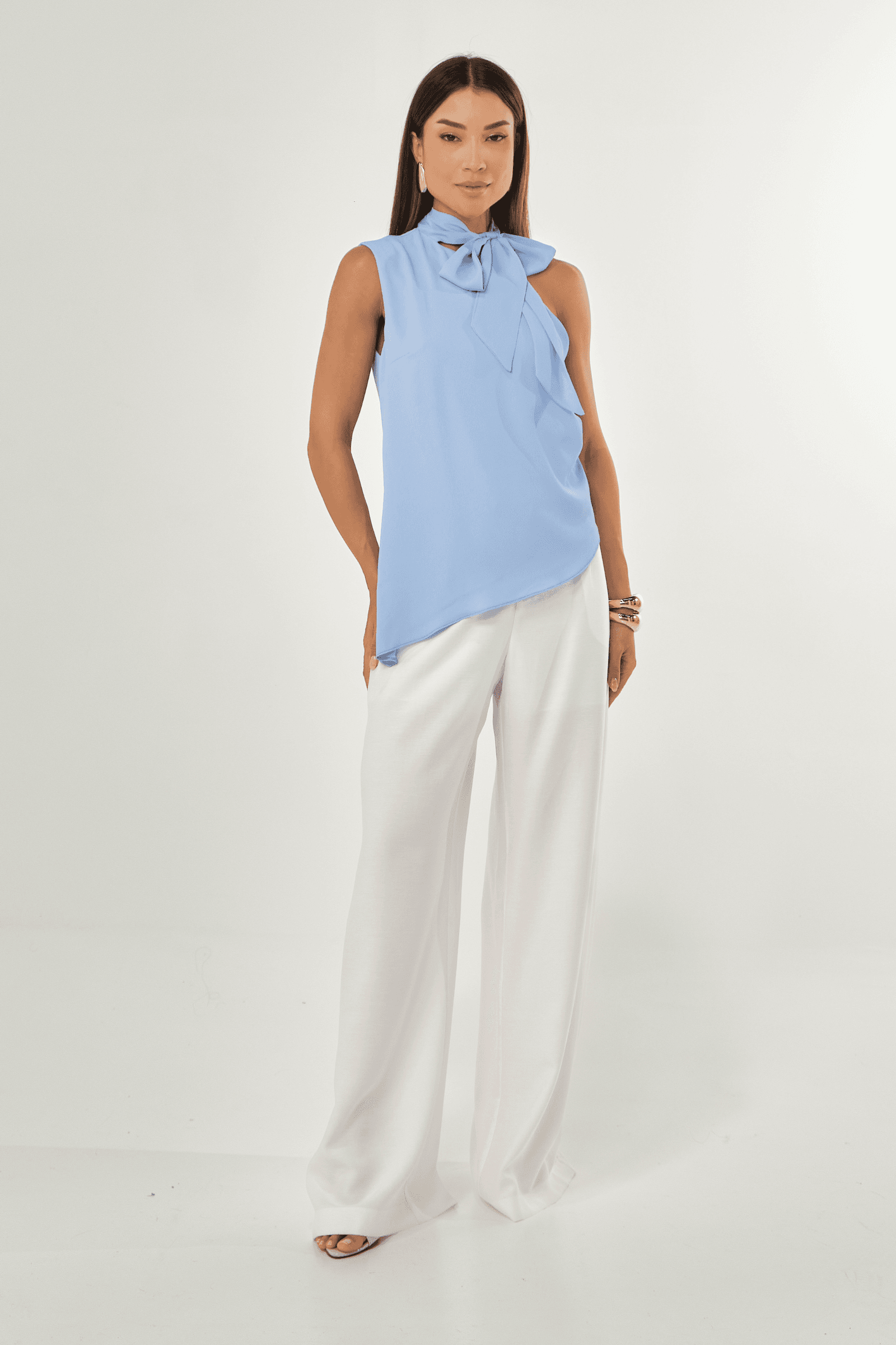 Blusa em ggt assimétrico com amarração