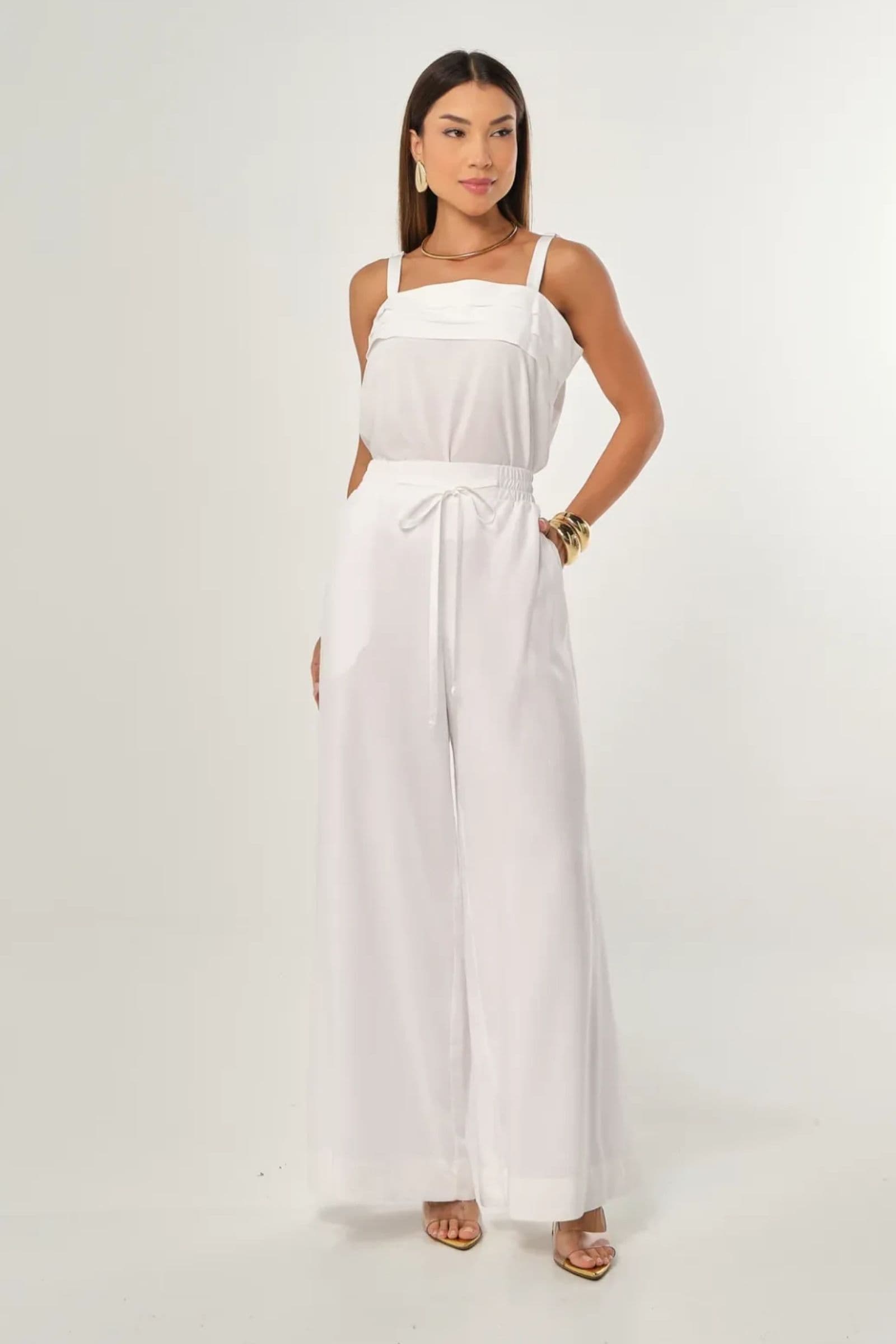 Conjunto de regata com pregas e calça pantalona