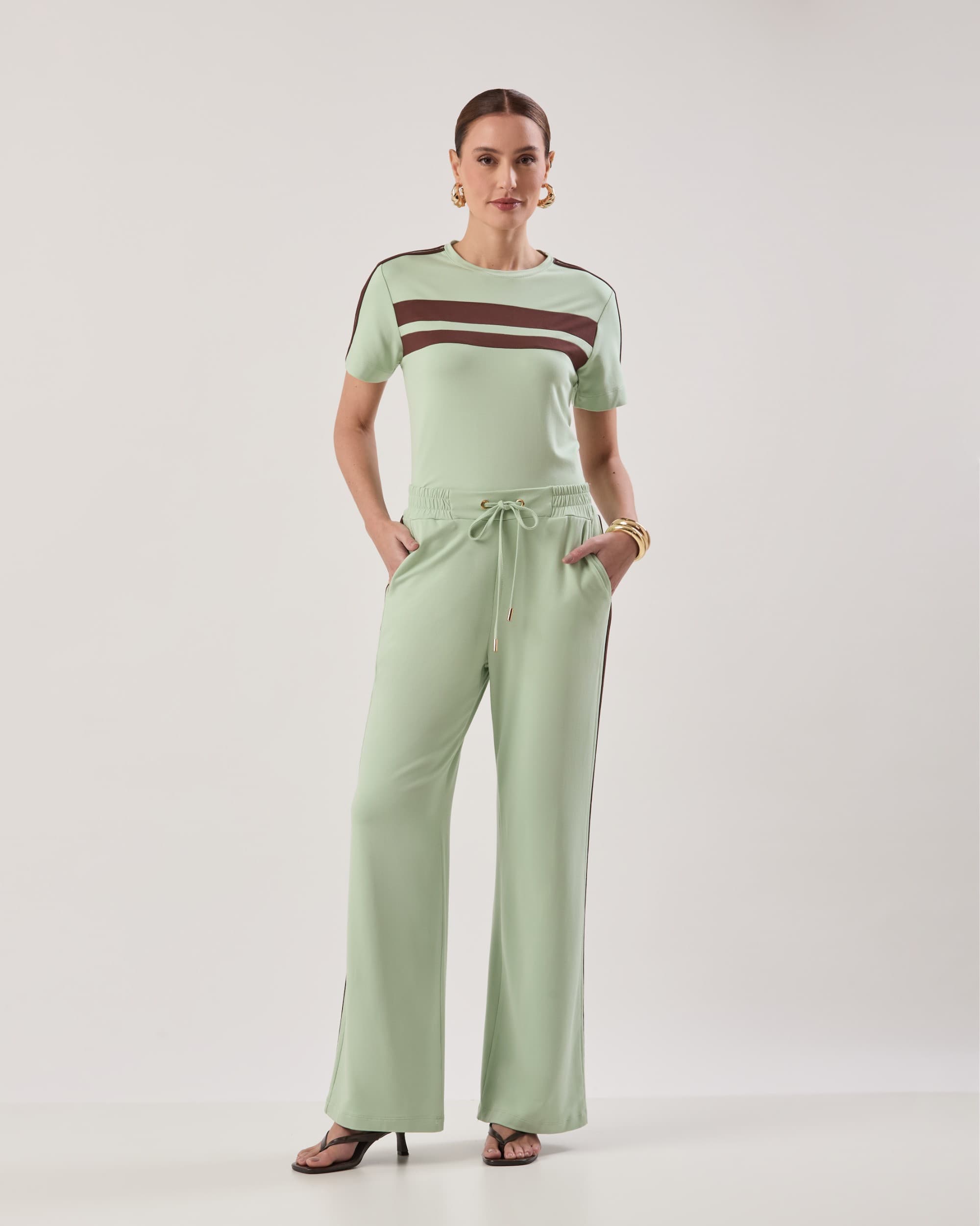 Conjunto Bicolor De Blusa E Calça Em Moletinho
